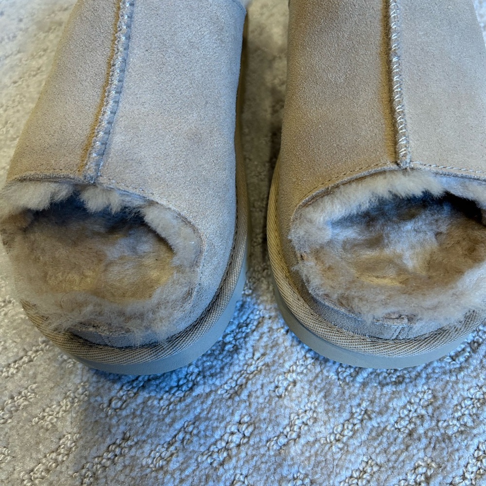 UGG Women's Slip-On Shearling Chestnut/Tan - Picture 7 of 8